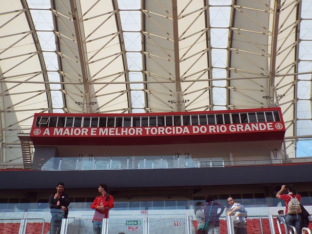 一个足球强 一个足球强